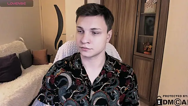 handsome guy01 online show from November 20, 2025, 7:46 pm