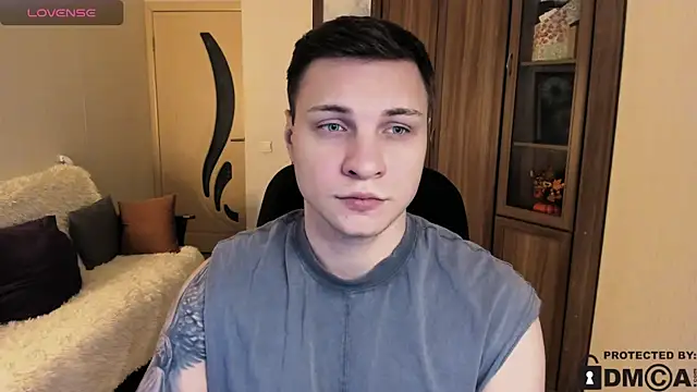 handsome guy01 online show from November 22, 2025, 3:16 am