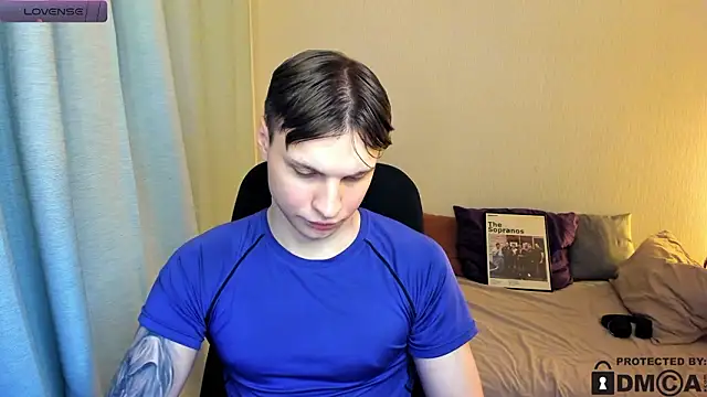 handsome guy01 online show from February 8, 2026, 2:53 pm