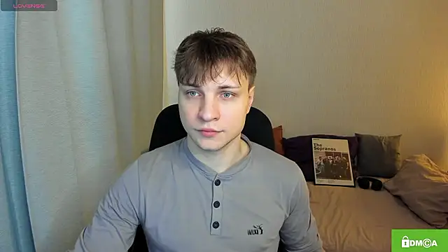 handsome guy01 online show from February 15, 2026, 2:14 pm