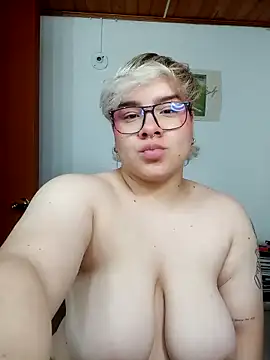 amalia love online show from November 7, 2025, 4:12 am