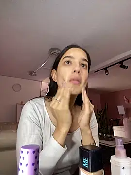 Snapshot of Praga_Pink chatting on December 6, 2024, 11:47 pm Praga Pink online show from December 6, 2024, 11:47 pm