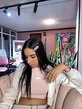 Snapshot of Praga_Pink chatting on January 14, 2025, 5:08 am Praga Pink online show from January 14, 2025, 5:08 am