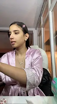 Snapshot of Praga_Pink chatting on January 24, 2025, 12:52 am Praga Pink online show from January 24, 2025, 12:52 am