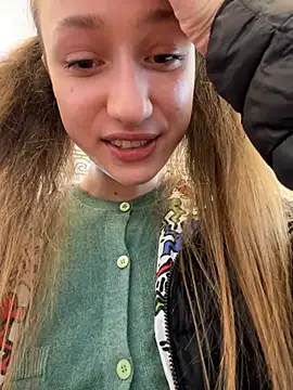 Snapshot of Lia__Love chatting on March 20, 2025, 12:11 pm Lia Love online show from March 20, 2025, 12:11 pm