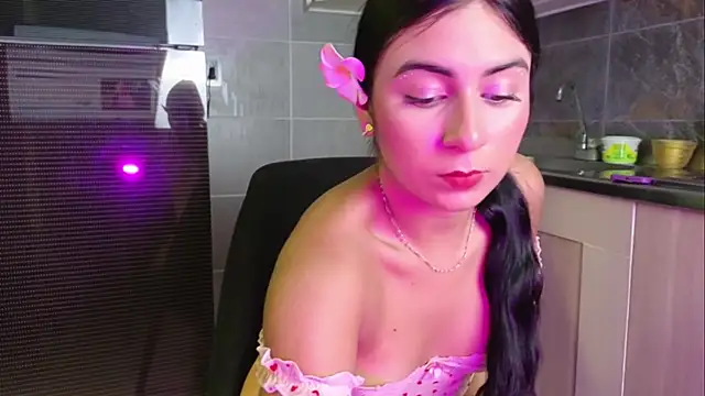 Snapshot of GABYTAYLOR_ chatting on October 2, 2025, 1:40 pm GABYTAYLOR online show from October 2, 2025, 1:40 pm