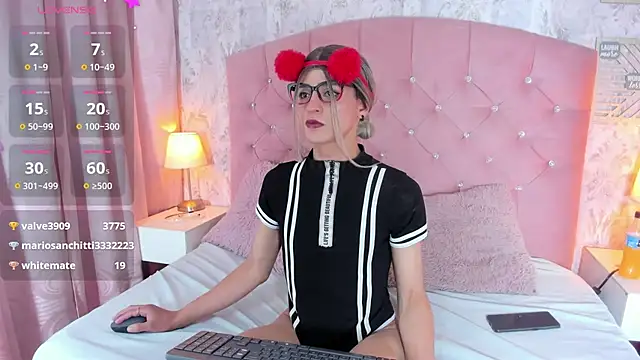 Snapshot of blaiine_colfer chatting on March 2, 2025, 7:43 am blaiine colfer online show from March 2, 2025, 7:43 am