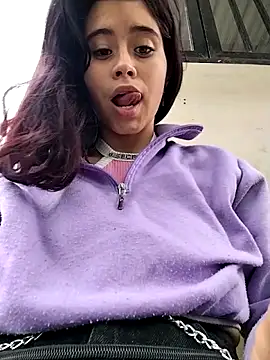 Alexandra 65 online show from December 19, 2025, 9:22 pm