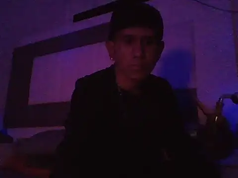 oiram27 online show from December 21, 2025, 1:46 am