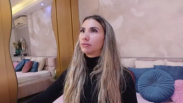 JullyBlair online show from October 8, 2025, 4:10 am