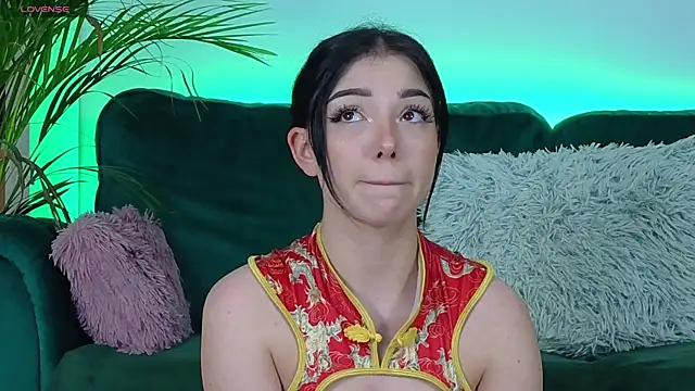 AveryWillow online show from October 15, 2025, 2:55 am