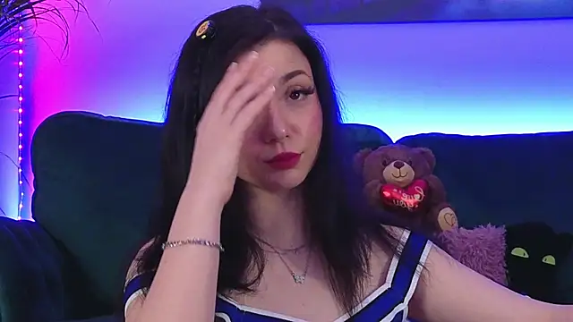 AveryWillow online show from February 10, 2026, 7:40 pm