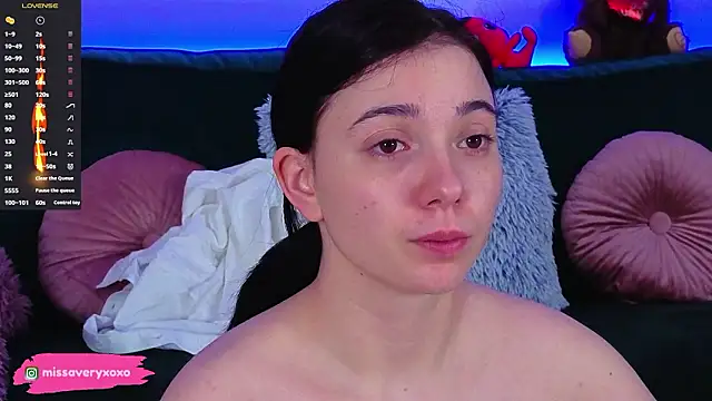 AveryWillow online show from March 31, 2026, 12:23 am