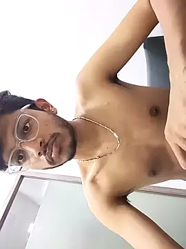 skinnyyyyyyyyy online show from February 1, 2025, 10:37 am