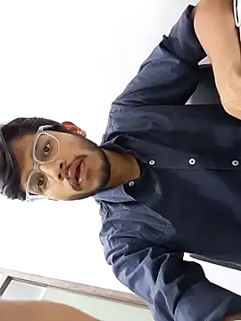 skinnyyyyyyyyy online show from February 15, 2025, 10:33 am