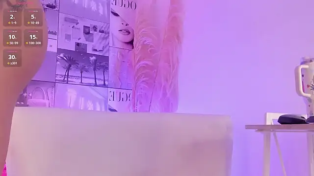 MiaCavallii  online show from October 16, 2025, 2:01 am