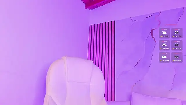 MiaCavallii  online show from October 25, 2025, 3:36 am