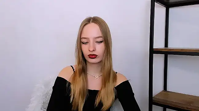 Snapshot of LilaGold chatting on December 2, 2024, 11:34 am LilaGold online show from December 2, 2024, 11:34 am
