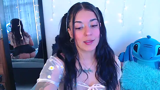 Samanta james19 online show from November 12, 2025, 3:45 pm