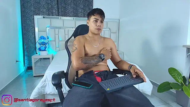 SantiagoReyesFtt online show from April 7, 2026, 12:33 am