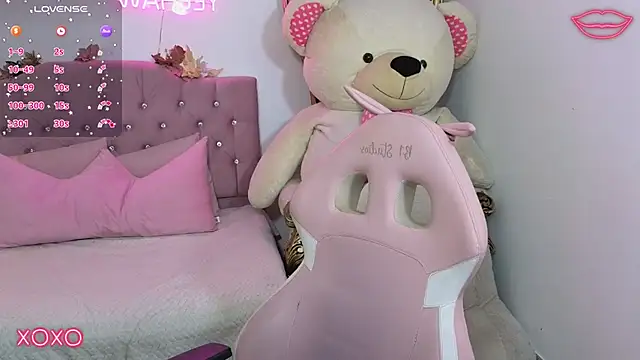 Jazmin tay online show from March 5, 2025, 8:32 pm