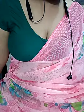 Snapshot of Yours_Radika chatting on December 27, 2024, 1:39 pm Yours Radika online show from December 27, 2024, 1:39 pm