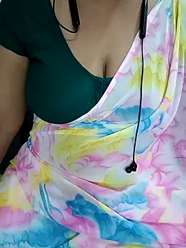 Snapshot of Yours_Radika chatting on December 31, 2024, 3:53 pm Yours Radika online show from December 31, 2024, 3:53 pm