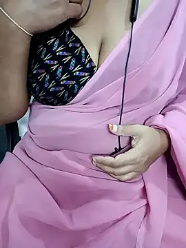 Snapshot of Yours_Radika chatting on February 7, 2025, 3:52 pm Yours Radika online show from February 7, 2025, 3:52 pm