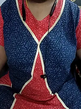 Snapshot of Yours_Radika chatting on February 14, 2025, 6:34 am Yours Radika online show from February 14, 2025, 6:34 am