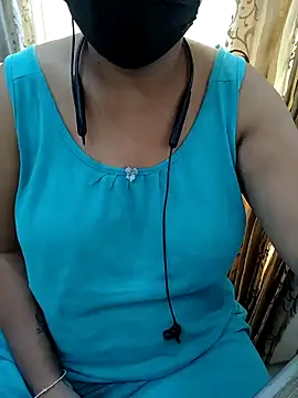 Snapshot of Yours_Radika chatting on February 23, 2025, 6:07 am Yours Radika online show from February 23, 2025, 6:07 am