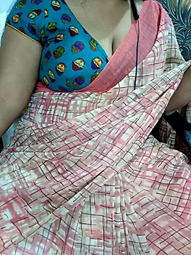 Snapshot of Yours_Radika chatting on March 11, 2025, 7:47 pm Yours Radika online show from March 11, 2025, 7:47 pm