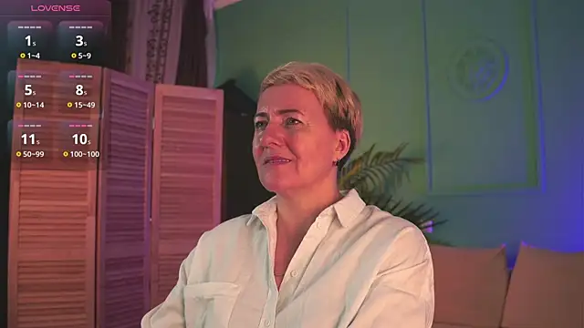 Snapshot of Nika_Smit chatting on November 7, 2025, 10:04 am Nika Smit online show from November 7, 2025, 10:04 am