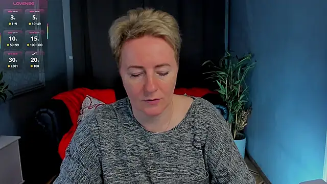 Nika Smit online show from May 22, 2026, 8:53 am