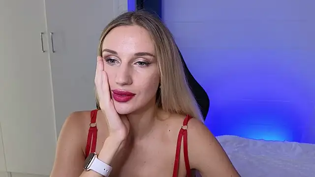 Snapshot of Megan_Kira chatting on June 27, 2026, 9:42 pm Megan Kira online show from June 27, 2026, 9:42 pm