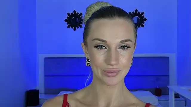 Snapshot of Megan_Kira chatting on July 13, 2026, 12:19 pm Megan Kira online show from July 13, 2026, 12:19 pm