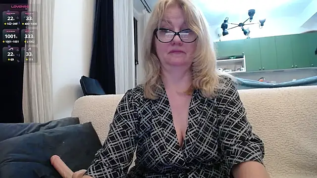 Snapshot of Blond_Woman chatting on January 26, 2025, 9:29 pm Blond Woman online show from January 26, 2025, 9:29 pm