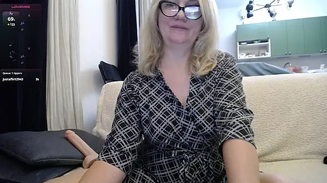 Snapshot of Blond_Woman chatting on January 29, 2025, 12:22 am Blond Woman online show from January 29, 2025, 12:22 am