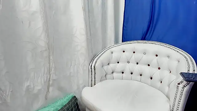Snapshot of Analia18_ chatting on January 17, 2025, 3:00 pm Analia18 online show from January 17, 2025, 3:00 pm
