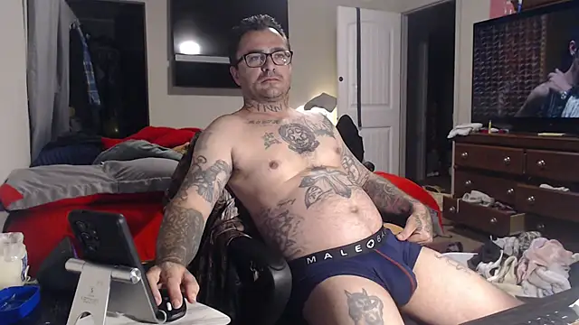 Snapshot of dadbod1178 chatting on January 15, 2025, 11:51 pm dadbod1178 online show from January 15, 2025, 11:51 pm