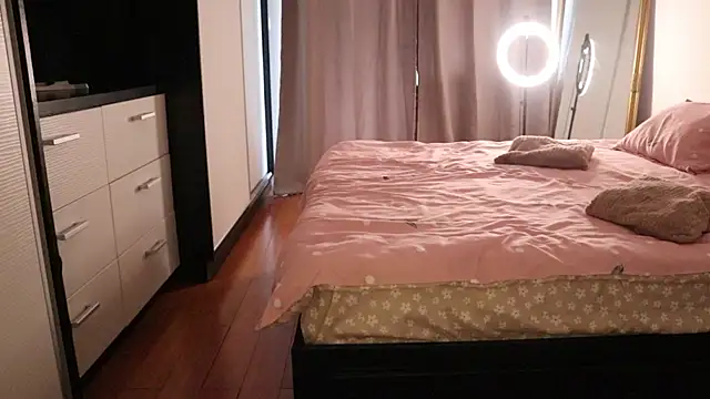 IvyKaelani online show from April 2, 2026, 10:35 am