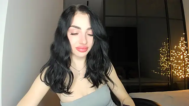 NancyLovee  online show from November 30, 2025, 8:35 pm