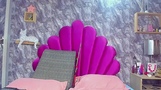 EMMAPARISS online show from September 29, 2025, 12:32 pm