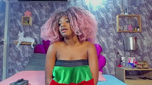 EMMAPARISS online show from October 15, 2025, 11:54 am