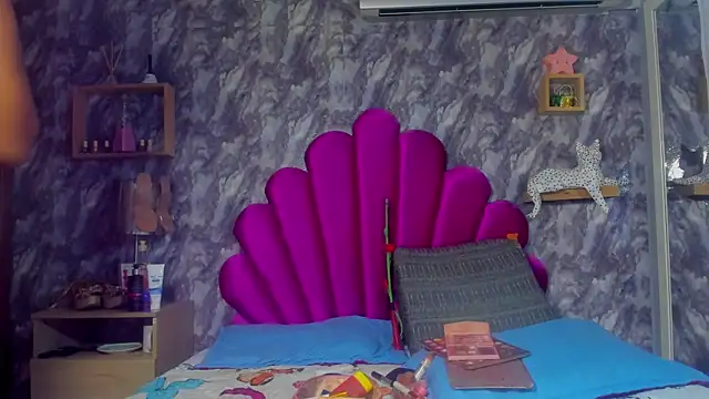 EMMAPARISS online show from March 31, 2026, 12:05 pm