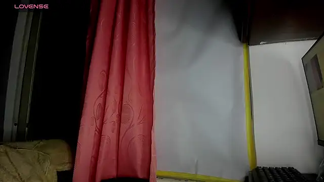 Snapshot of Nenita_Hot_ chatting on October 15, 2025, 1:06 am Nenita Hot online show from October 15, 2025, 1:06 am