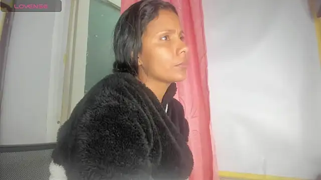 Snapshot of Nenita_Hot_ chatting on November 12, 2025, 6:52 pm Nenita Hot online show from November 12, 2025, 6:52 pm