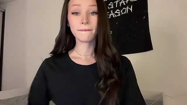 Snapshot of ur_molly chatting on October 17, 2025, 1:03 pm ur molly online show from October 17, 2025, 1:03 pm