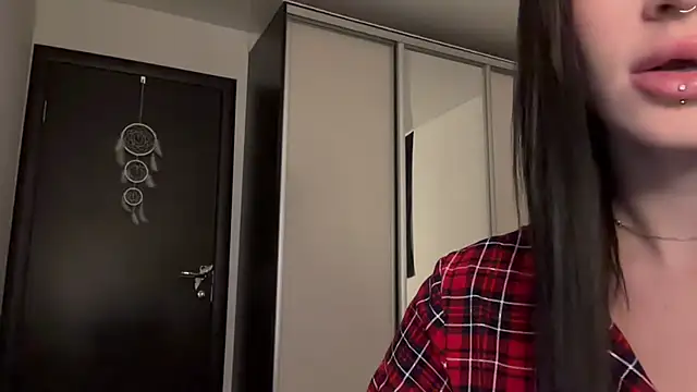 Snapshot of ur_molly chatting on October 20, 2025, 1:33 pm ur molly online show from October 20, 2025, 1:33 pm