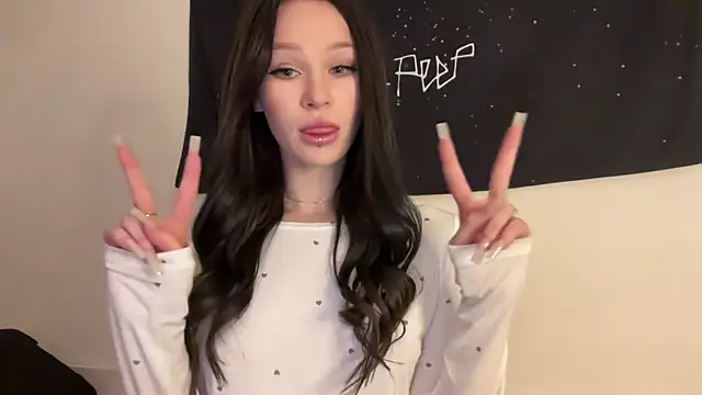 Snapshot of ur_molly chatting on October 24, 2025, 1:03 am ur molly online show from October 24, 2025, 1:03 am