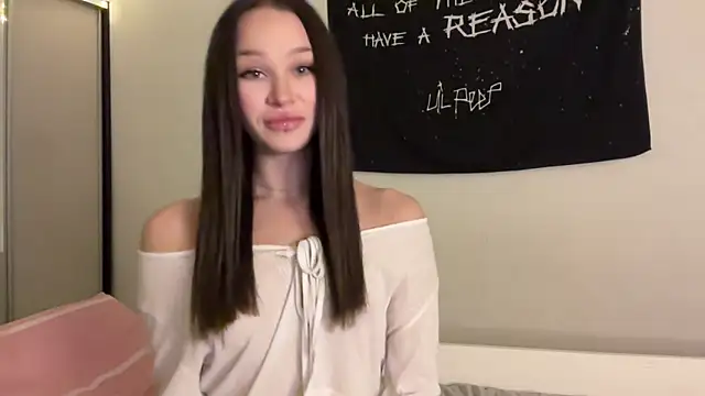 Snapshot of ur_molly chatting on November 13, 2025, 4:50 pm ur molly online show from November 13, 2025, 4:50 pm